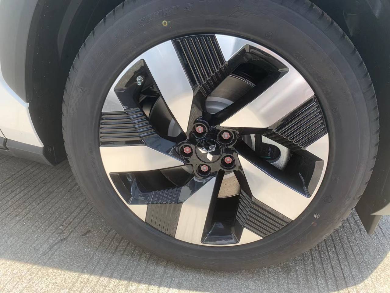 MITSUBISHI AIRTREK EV