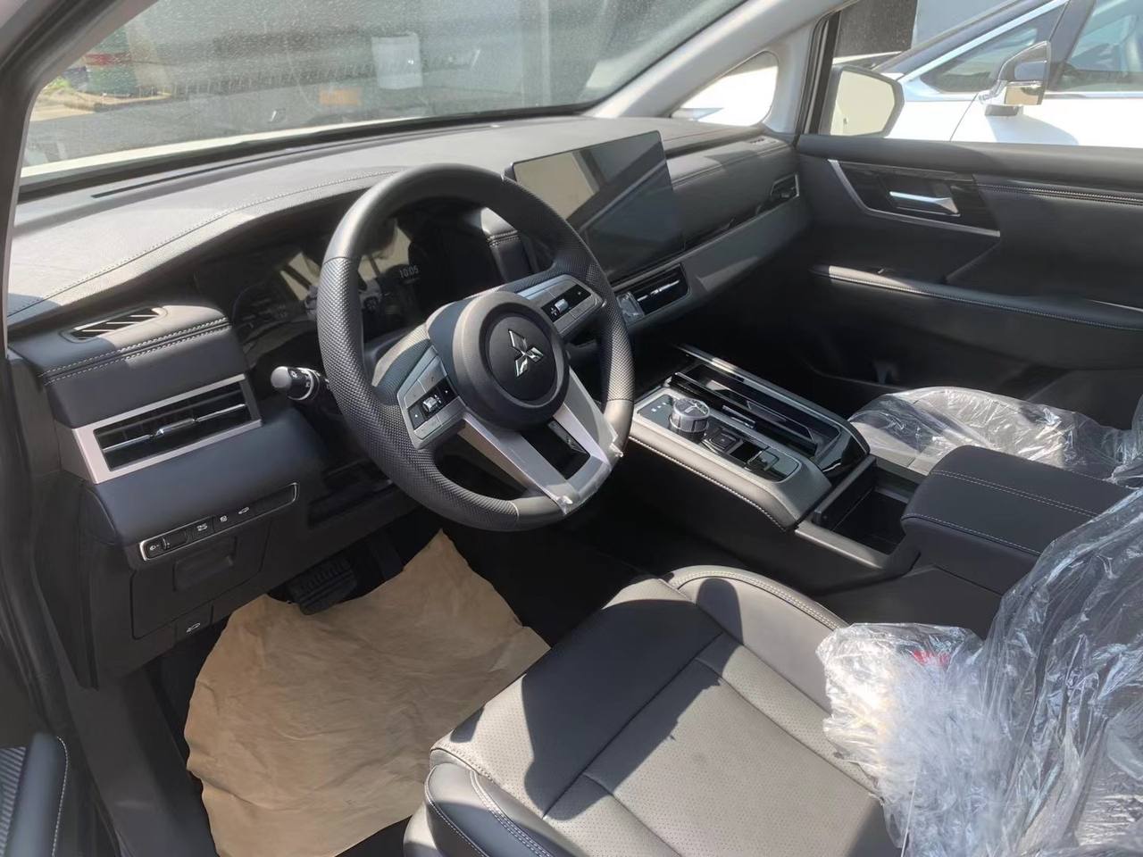 MITSUBISHI AIRTREK EV