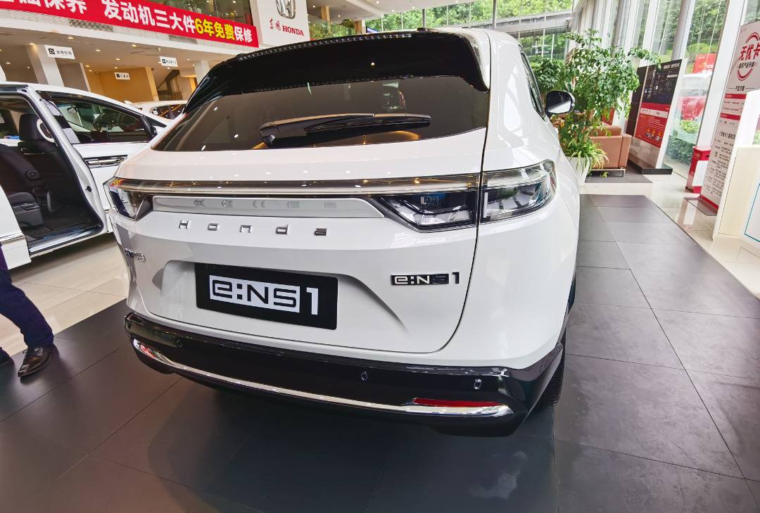 HONDA E NS1