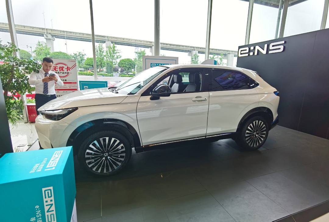 HONDA E NS1